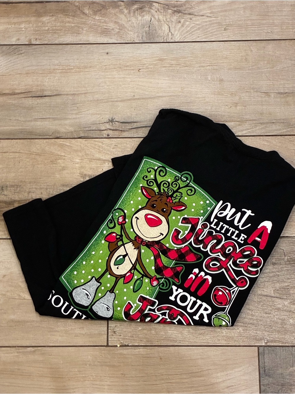 Southern Couture Women's Black 'Put A Little Jingle In Your Jangle' Graphic Tee